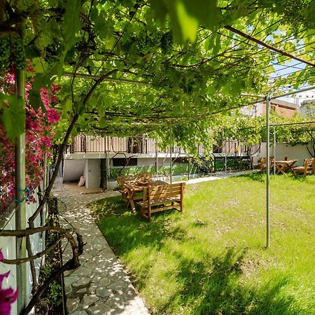 Kalpazo Kaja Vila Garden Golem  Exteriör bild