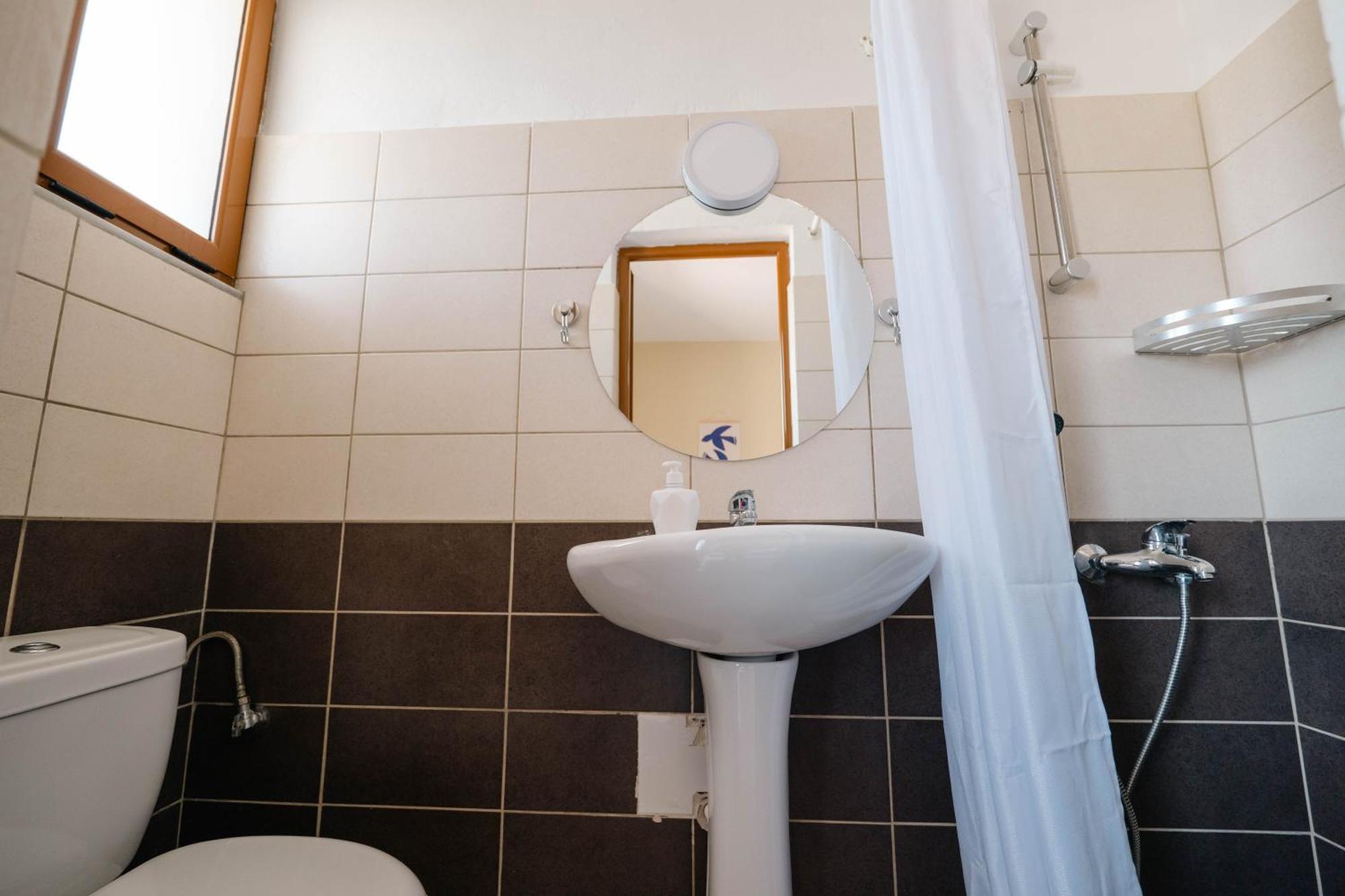 Kalpazo Kaja Vila Garden Golem  Exteriör bild